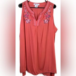 Lark+Grey Size 1X Sleeveless Embroidered V-Neck Tunic in Coral Color